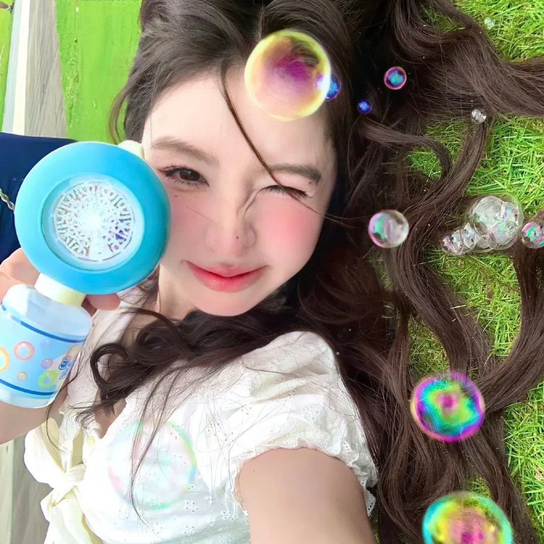三女性